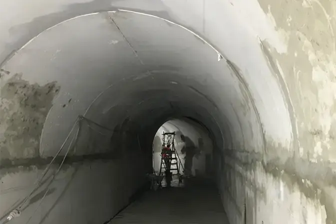 Vue sur le tunnel de secours