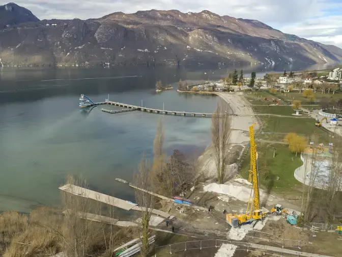 Aqualac, passerelle, Aix-les-Bains, colonnes ballastées vue aérienne