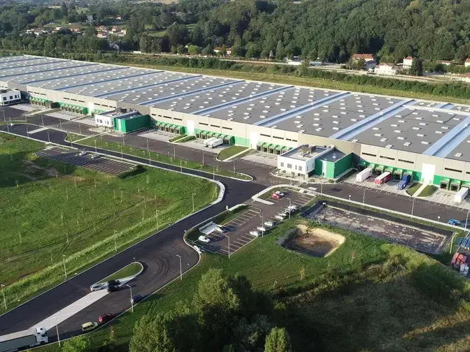 Plateforme PRD Pont d'Ain, pieux INSER, inclusion rigides INSER, colonnes ballatées vue du bâtiment fini