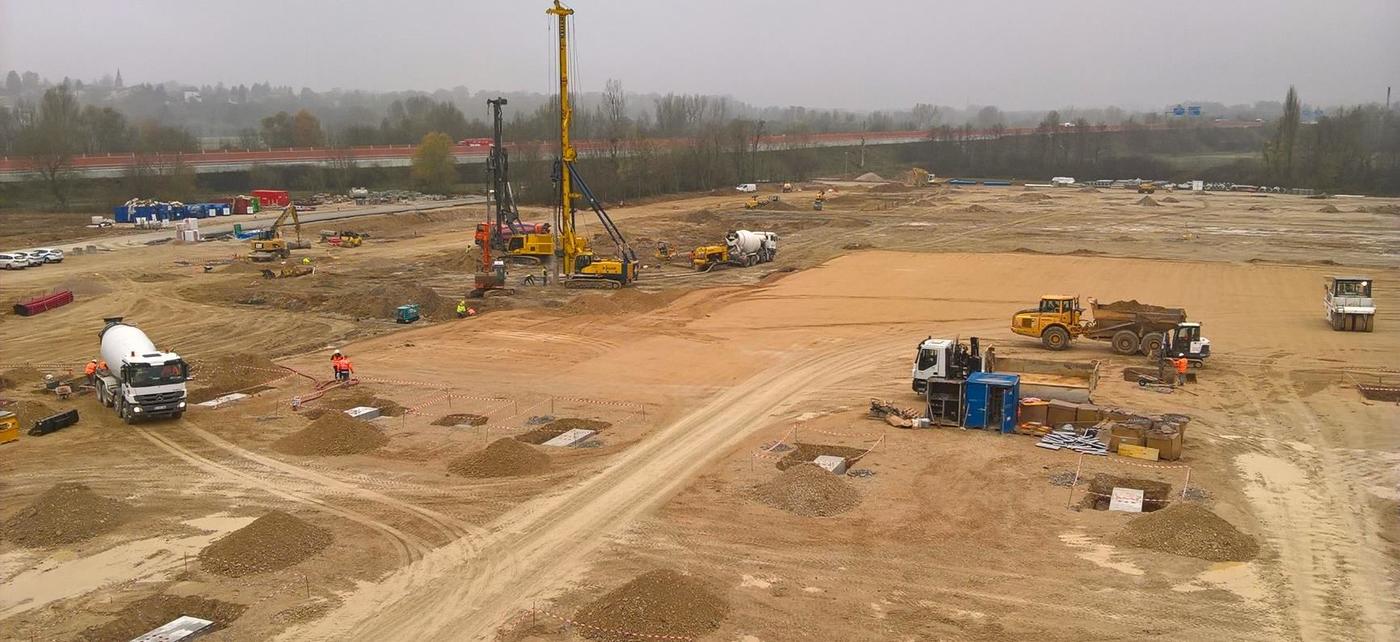 Plateforme PRD Pont d'Ain, pieux INSER, inclusion rigides INSER, colonnes ballatées vue de la foreuse