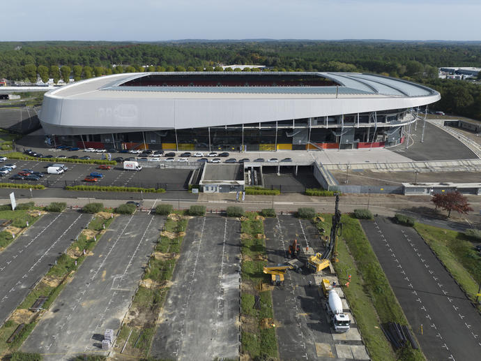 Vue sur le Stade et la foreuse